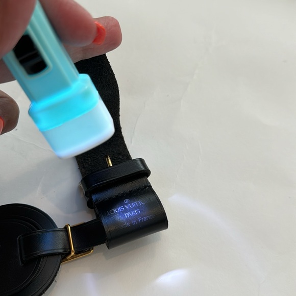 Louis Vuitton Authentic Pre owned in great condition Black Luggage Tag. - Picture 8 of 9